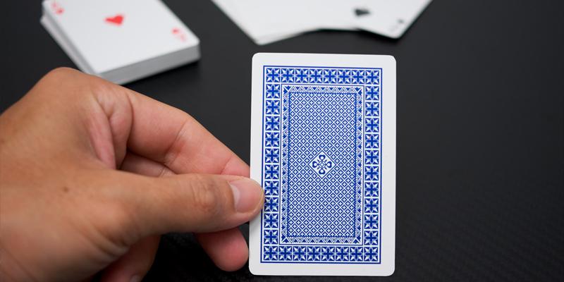 Giới thiệu sơ lược vài nét về bài Poker nhựa