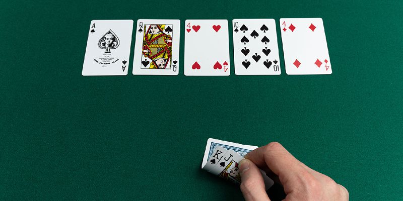 So bài Poker hạng 8: Hai đôi (Two pair) trong Poker