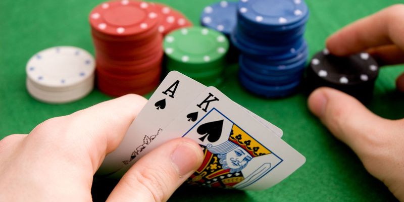 Tổ hợp bài sắp xếp dựa trên chất bài Poker