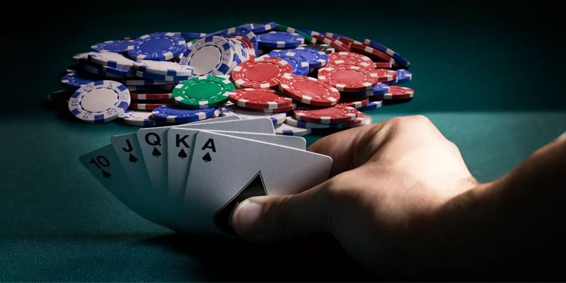 Tổ hợp không yêu cầu đồng chất bài Poker