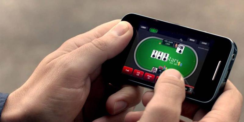 Chơi bài Poker online giỏi nên bỏ đôi bài AA nếu cần thiết