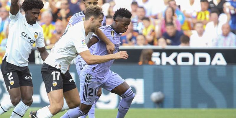 Dự đoán tỷ lệ bóng đá, soi kèo bóng đá Valencia và Real Madrid ngày hôm nay